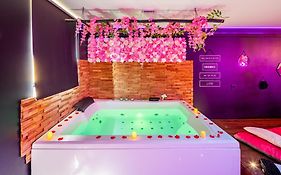 Sweet Dreams Jacuzzi